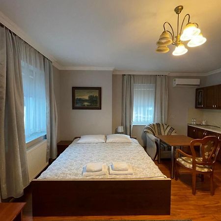 Hotel Arkadia Konskie Bagian luar foto