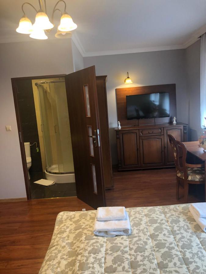Hotel Arkadia Konskie Bagian luar foto