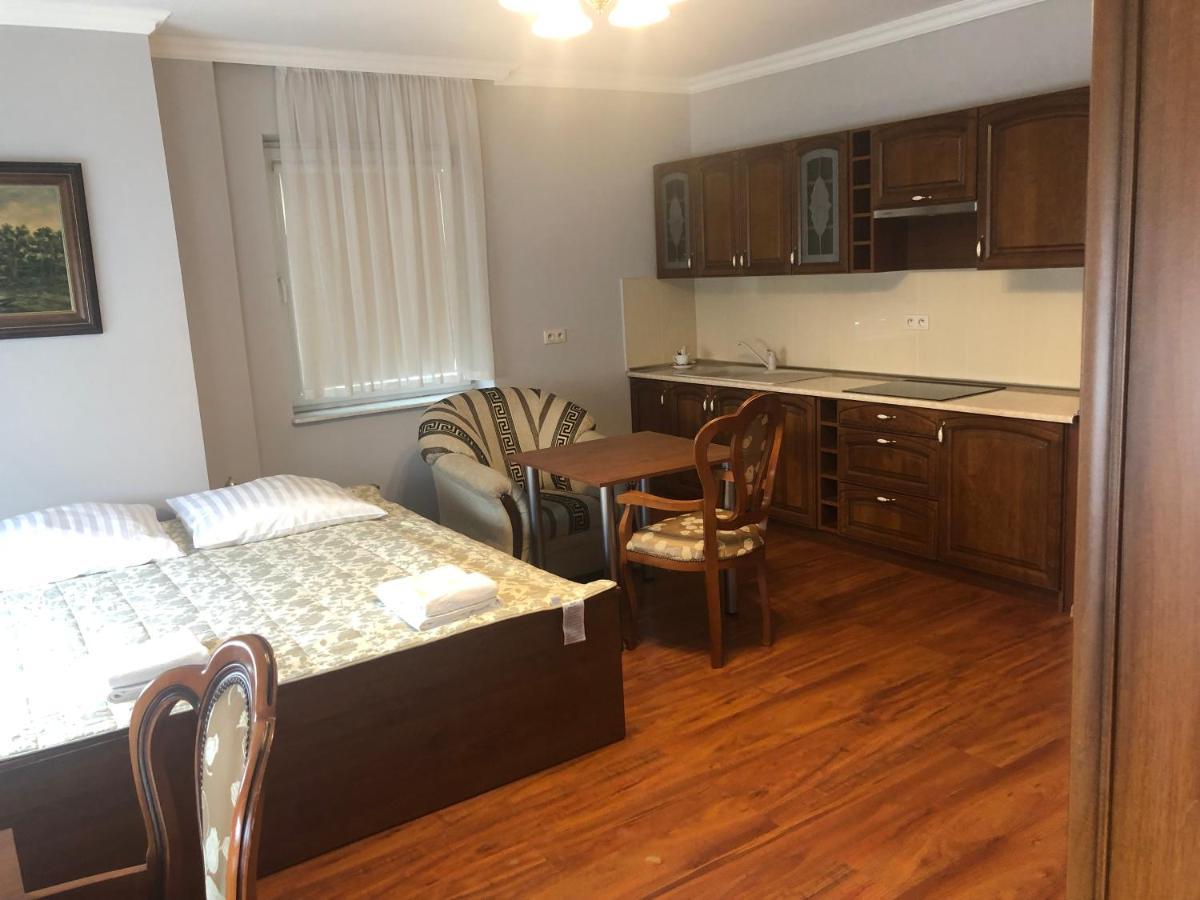 Hotel Arkadia Konskie Bagian luar foto