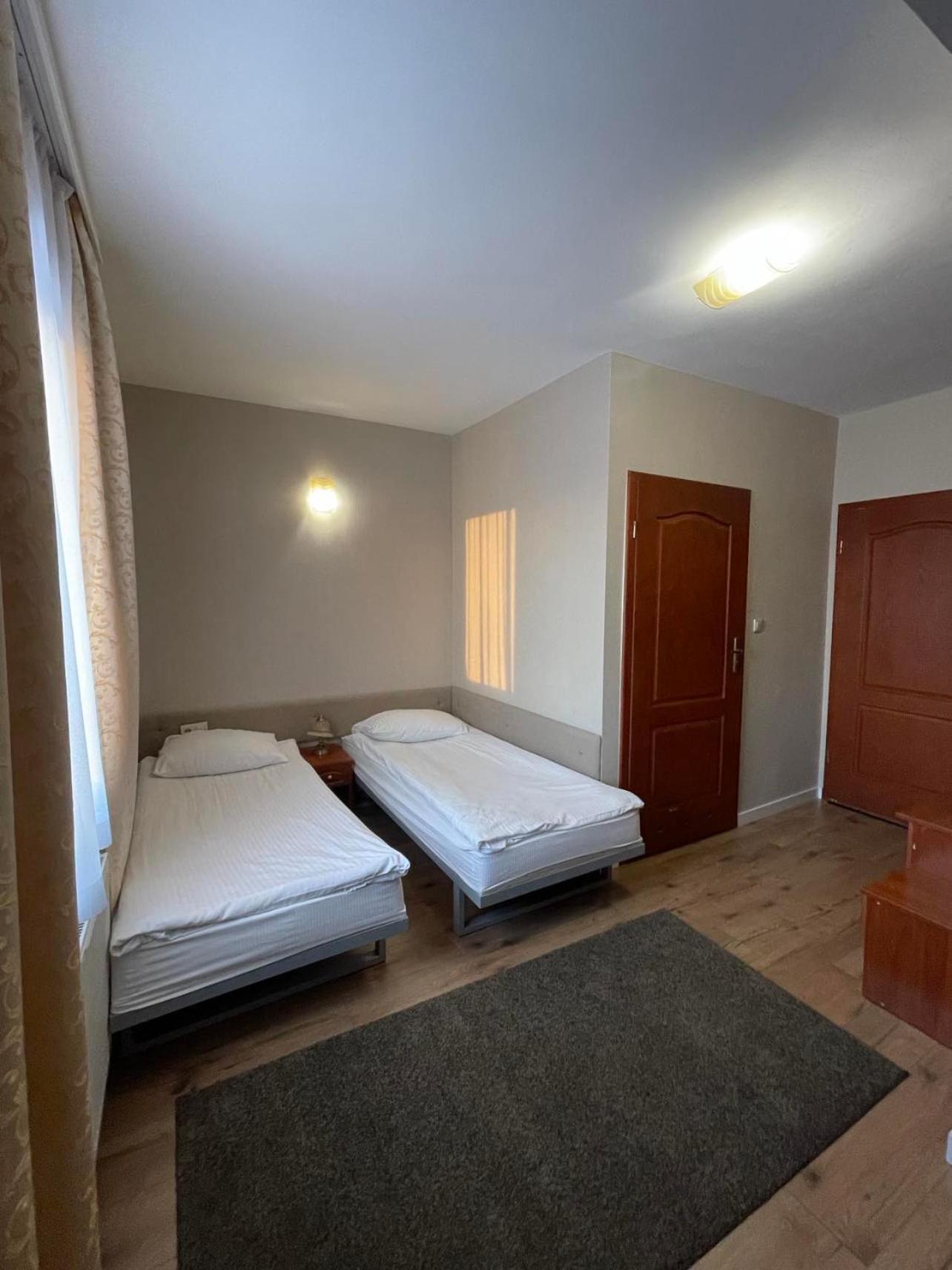 Hotel Arkadia Konskie Bagian luar foto